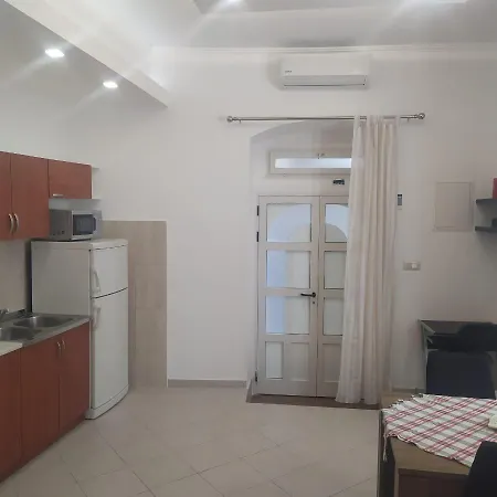 Diki 招待所 马卡尔斯卡