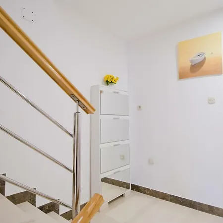 Diki بيت ضيافة ماكارسكا